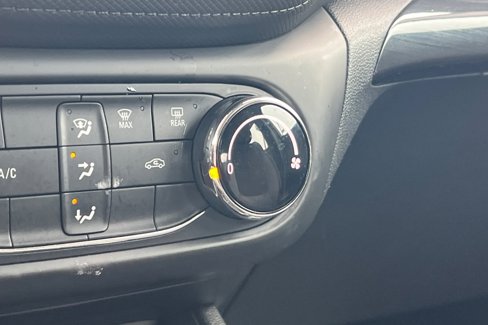 Used 2023 Chevrolet TrailBlazer LS image 31