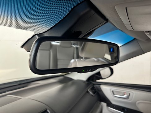 Used 2016 Toyota Camry XLE image 18