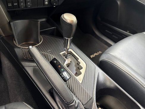 Used 2015 Toyota RAV4 Limited image 36