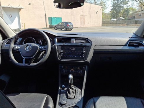 Certified 2021 Volkswagen Tiguan SE image 15