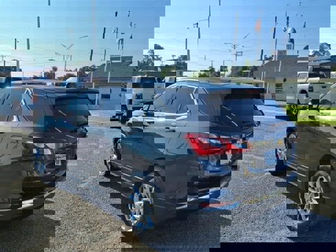 Used 2020 Chevrolet Equinox LT image 3