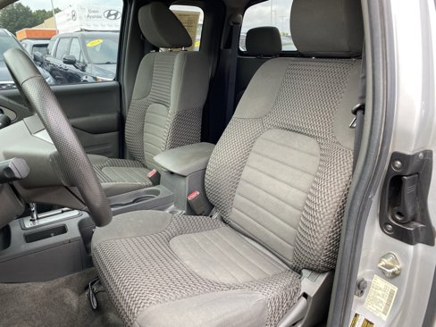 Used 2017 Nissan Frontier SV image 20