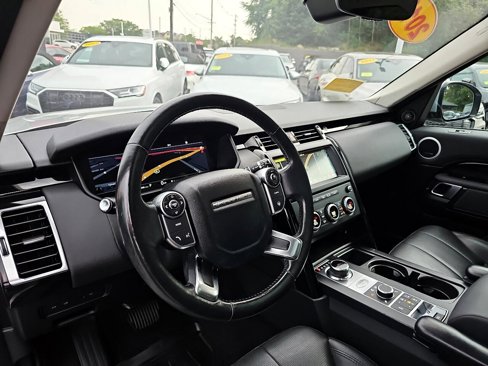 Used 2018 Land Rover Discovery SE image 33