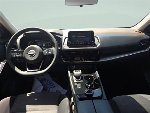 Used 2022 Nissan Rogue SV image 15