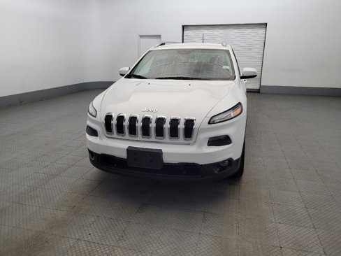 Used 2018 Jeep Cherokee Latitude Plus w/ Cold Weather Group image 15