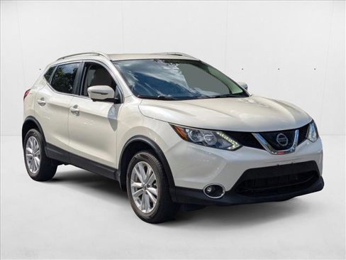 Used 2019 Nissan Rogue Sport SV w/ Technology Package image 3