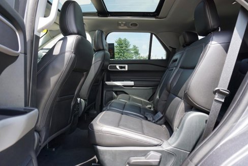 Used 2021 Ford Explorer XLT image 24