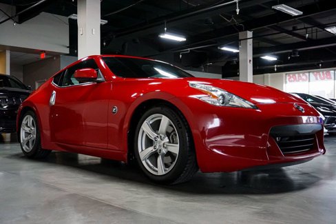 Used 2010 Nissan 370Z Touring image 2