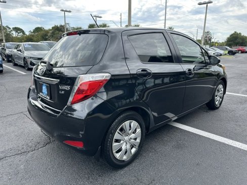 Used 2012 Toyota Yaris L image 7