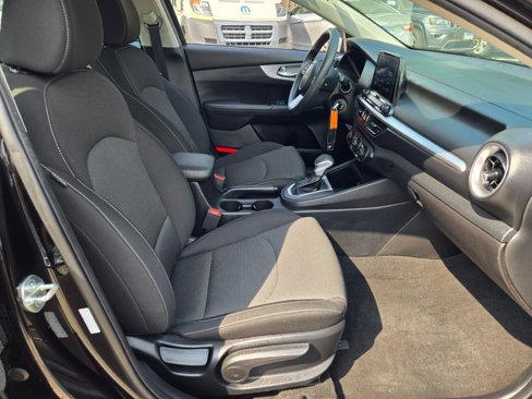 Used 2023 Kia Forte LX image 5