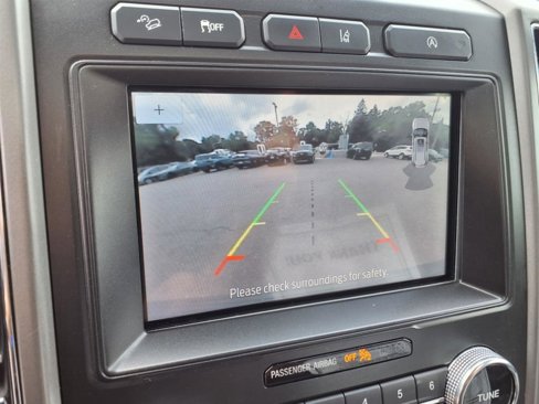 Used 2021 Ford Expedition XLT image 23