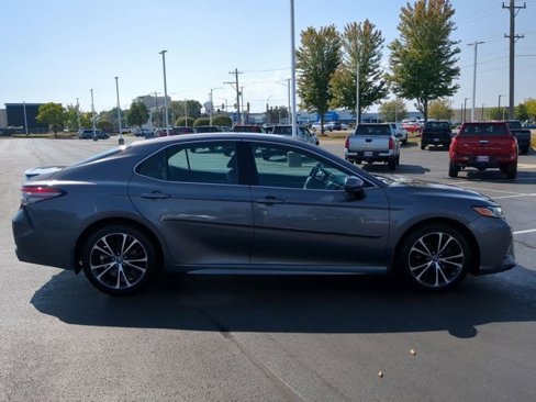 Certified 2019 Toyota Camry SE image 6