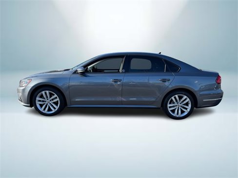Used 2019 Volkswagen Passat 2.0T Wolfsburg image 3