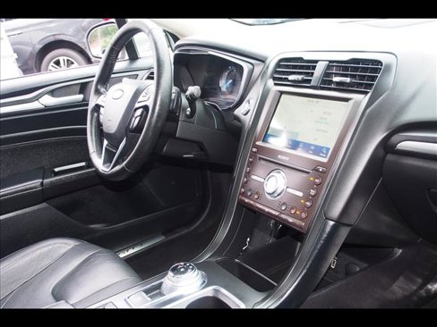 Used 2019 Ford Fusion Titanium image 10