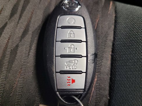 Used 2018 Nissan Rogue SV image 32