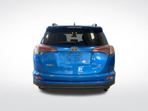 Used 2018 Toyota RAV4 LE image 11
