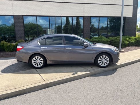 Used 2015 Honda Accord EX image 2