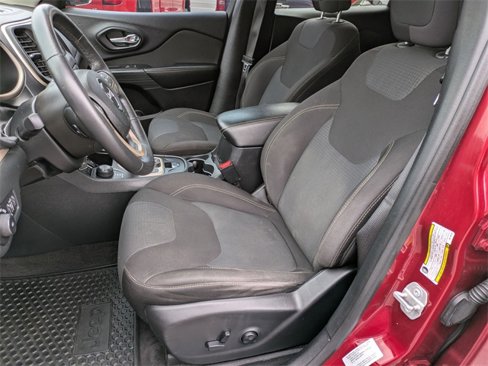 Used 2016 Jeep Cherokee Latitude w/ Safety/Convenience Group image 11