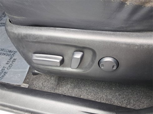 Used 2016 Toyota RAV4 Limited image 29
