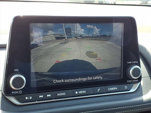 Used 2023 Nissan Rogue SV image 5