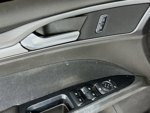 Used 2016 Ford Fusion SE image 21