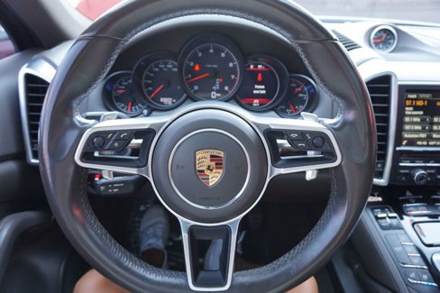 Used 2016 Porsche Cayenne image 26
