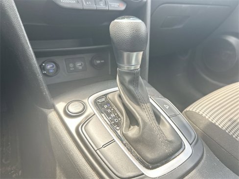 Used 2019 Hyundai Kona SE image 42
