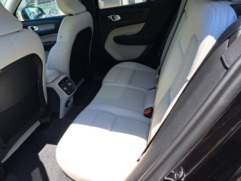 New 2025 Volvo XC40 B5 Plus w/ Climate Package image 7