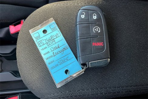 Used 2019 Jeep Renegade Latitude image 11