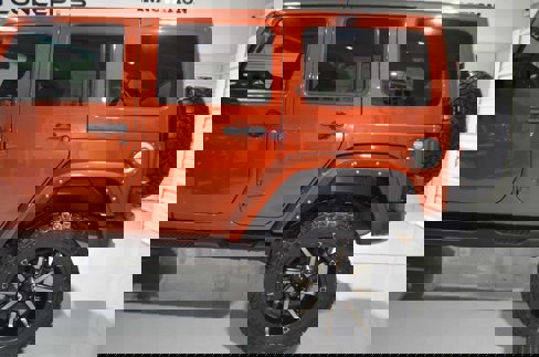 Used 2014 Jeep Wrangler Unlimited Rubicon w/ Connectivity Group image 5