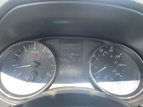Used 2018 Nissan Rogue SV image 23