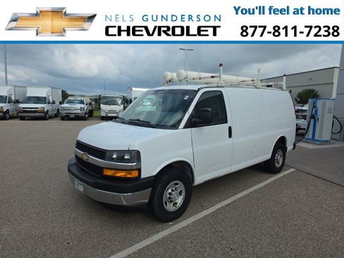 Used 2017 Chevrolet Express 3500 image 2