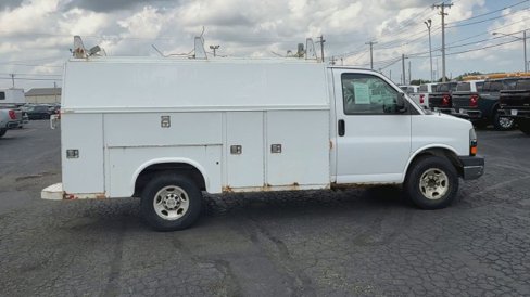Used 2005 Chevrolet Express 3500 image 9