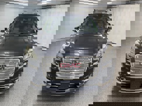 Used 2013 GMC Acadia Denali image 2