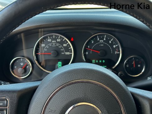 Used 2018 Jeep Wrangler Unlimited Sahara w/ Connectivity Group image 17