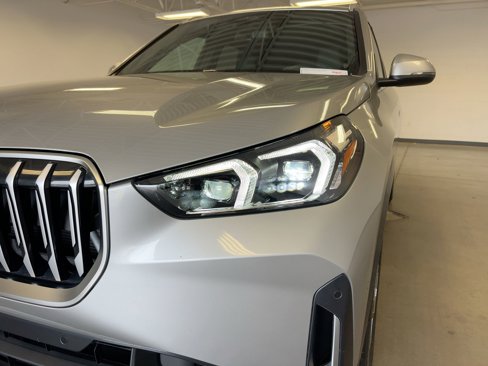 Used 2025 BMW X1 xDrive28i image 11