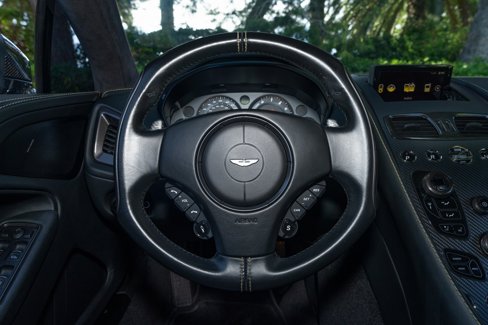 Used 2018 Aston Martin Vanquish S image 20