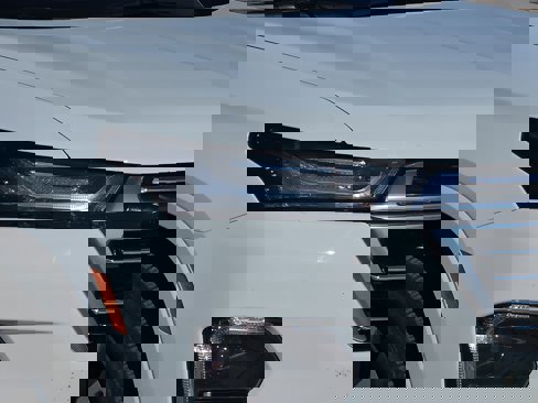 Used 2023 Chevrolet Traverse Premier image 8