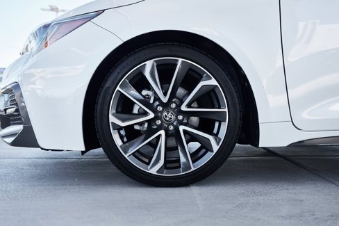 Used 2020 Toyota Corolla XSE image 3