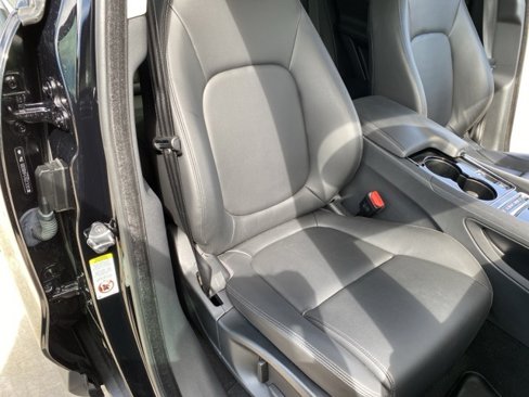 Used 2017 Jaguar F-PACE Premium image 35