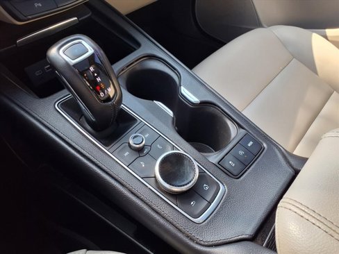 Used 2019 Cadillac XT4 Luxury image 14