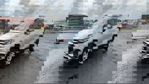 Used 2022 Chevrolet Trax LT w/ LT Convenience Package image 4