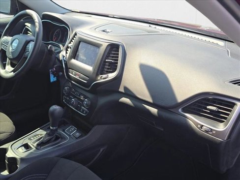 Used 2020 Jeep Cherokee Latitude image 22