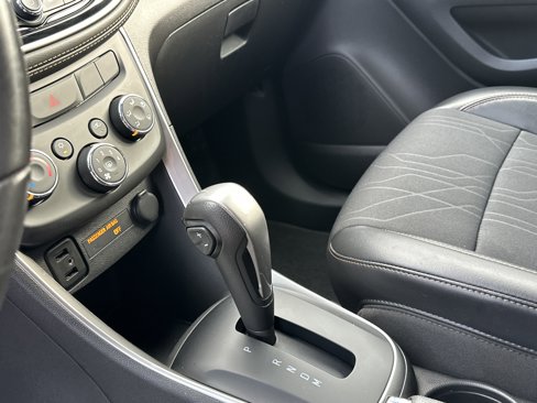 Certified 2019 Chevrolet Trax LT w/ LT Convenience Package image 30