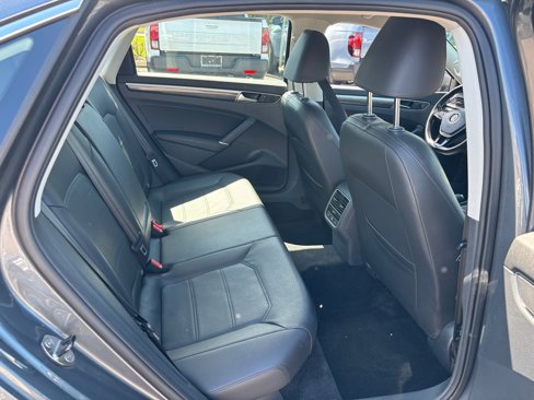 Used 2017 Volkswagen Passat 1.8T SE image 23