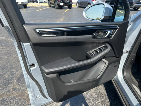 Used 2015 Porsche Macan S image 31