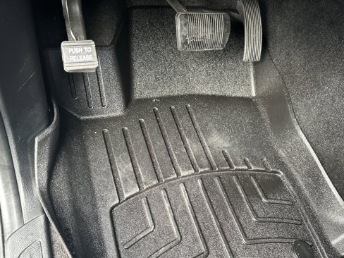 Used 2022 Jeep Grand Cherokee Laredo X image 16