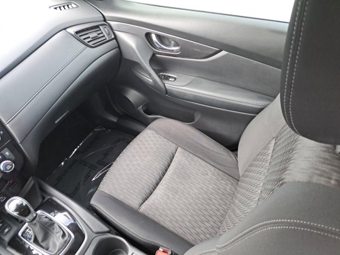 Used 2020 Nissan Rogue SV w/ Sun & Sound Touring Package image 13