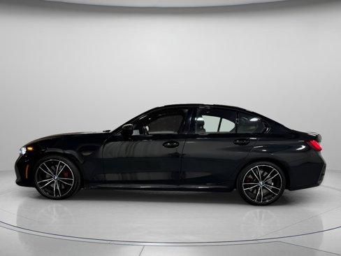 Used 2023 BMW 330i xDrive Sedan w/ M Sport Package image 2