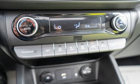 Used 2023 Hyundai Kona Limited image 30